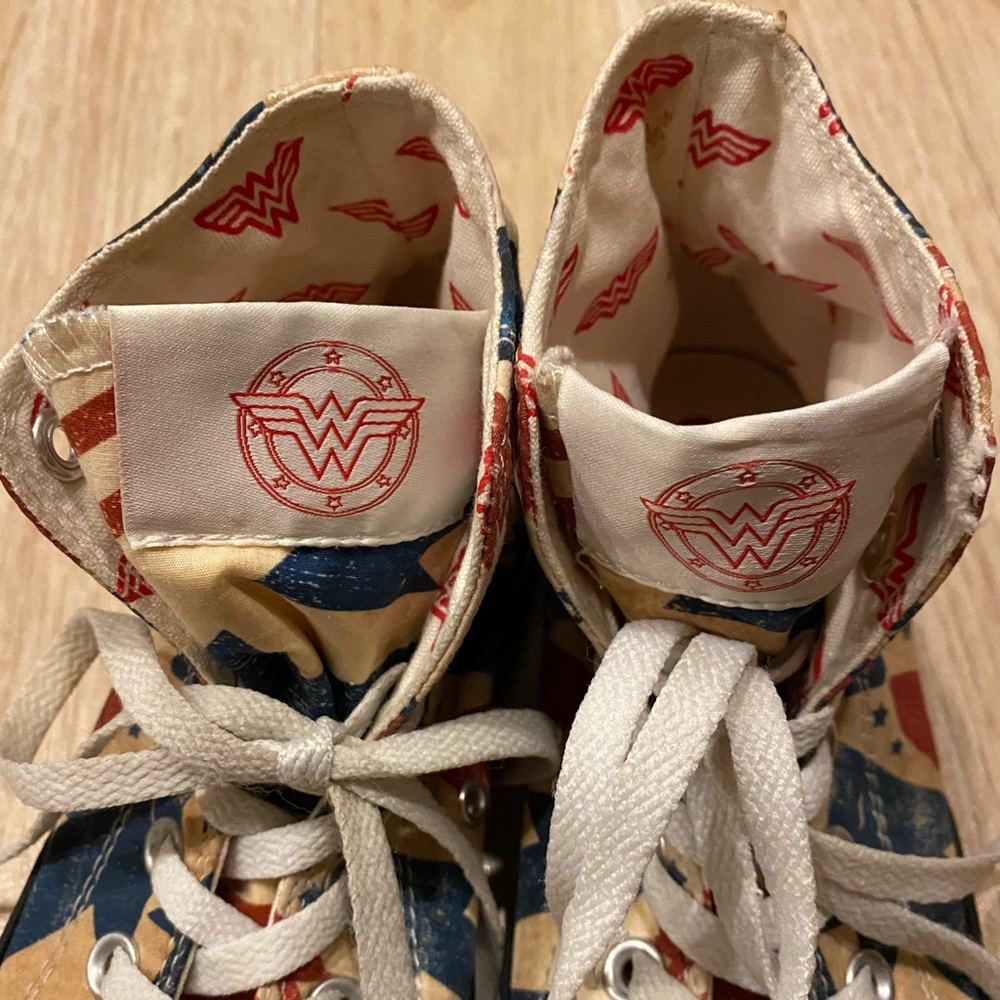 Converse Allstar Chuck Taylor unisex high top “Wonder Woman” sneakers - Picture 5 of 16
